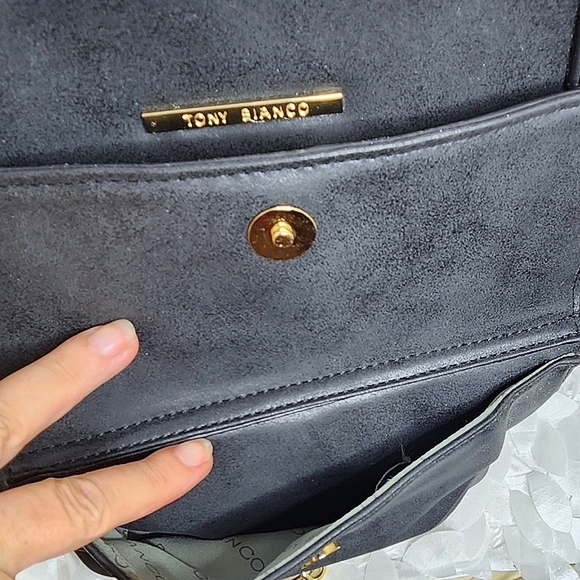 Tony Bianco leather shoulder bag black 44x30 cm - Picture 5 of 16